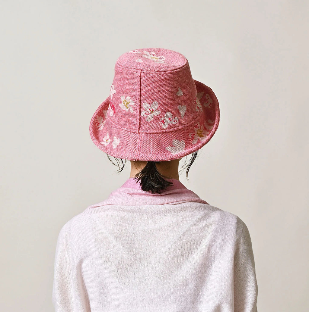 Jacquard Sakura Blizzard Hat Female Model