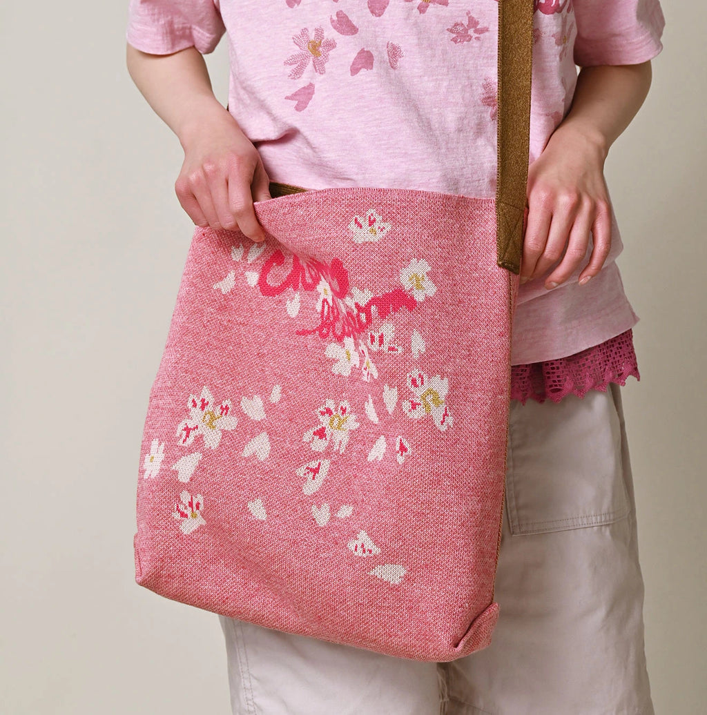 Jacquard Sakura Blizzard Bag Female Model