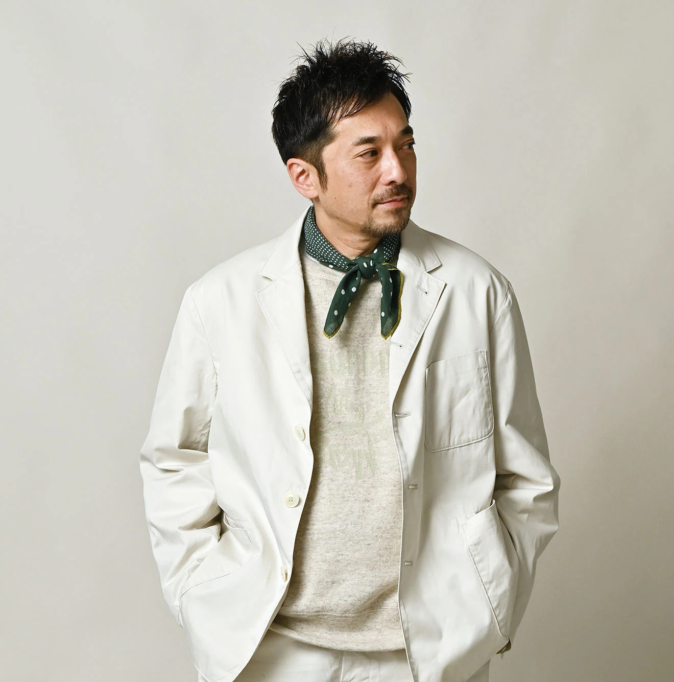 Thin Gabardine 908 Jacquarde Male Model