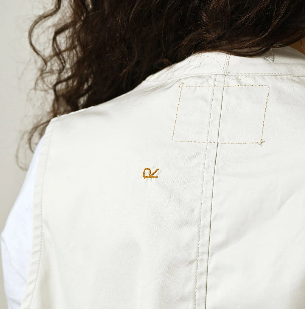 Thin Gabardine 908 Vest Detail