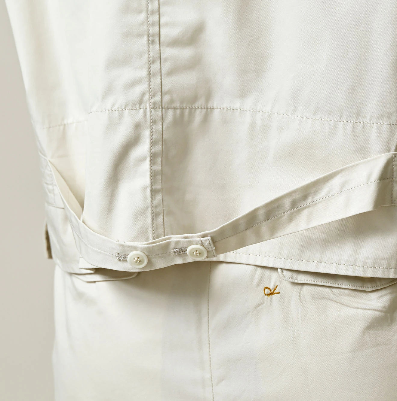 Thin Gabardine 908 Vest Detail