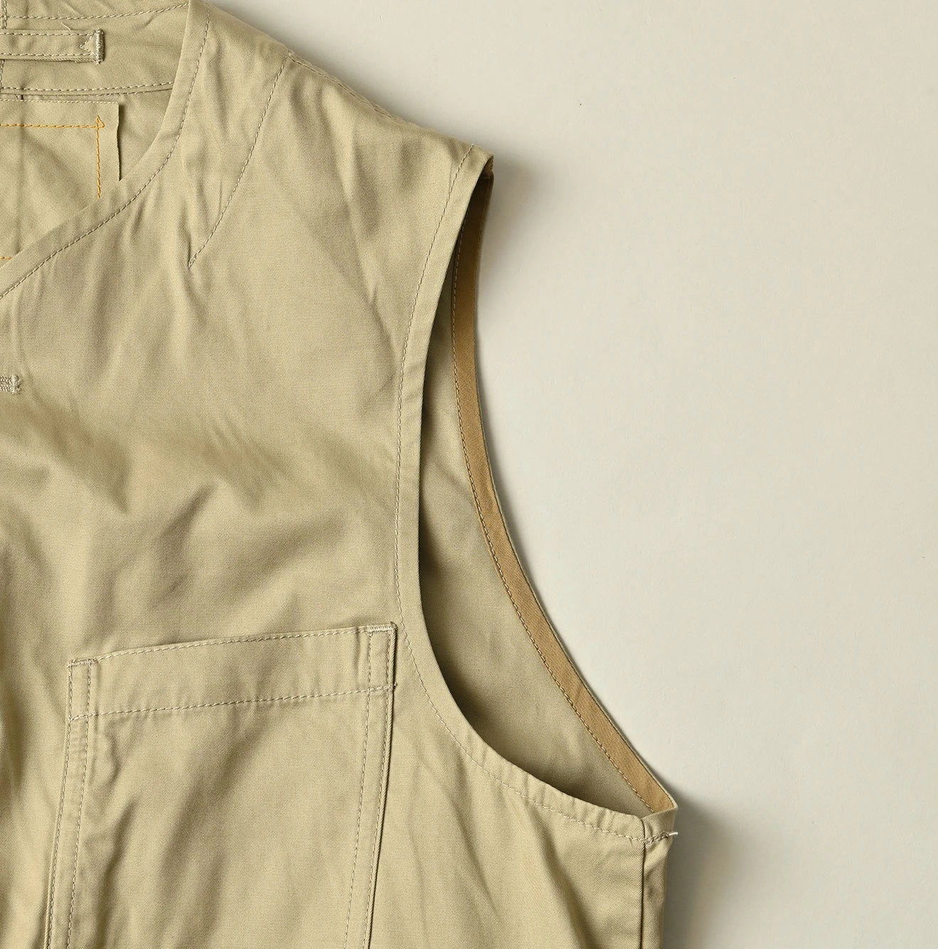 Thin Gabardine 908 Vest Detail