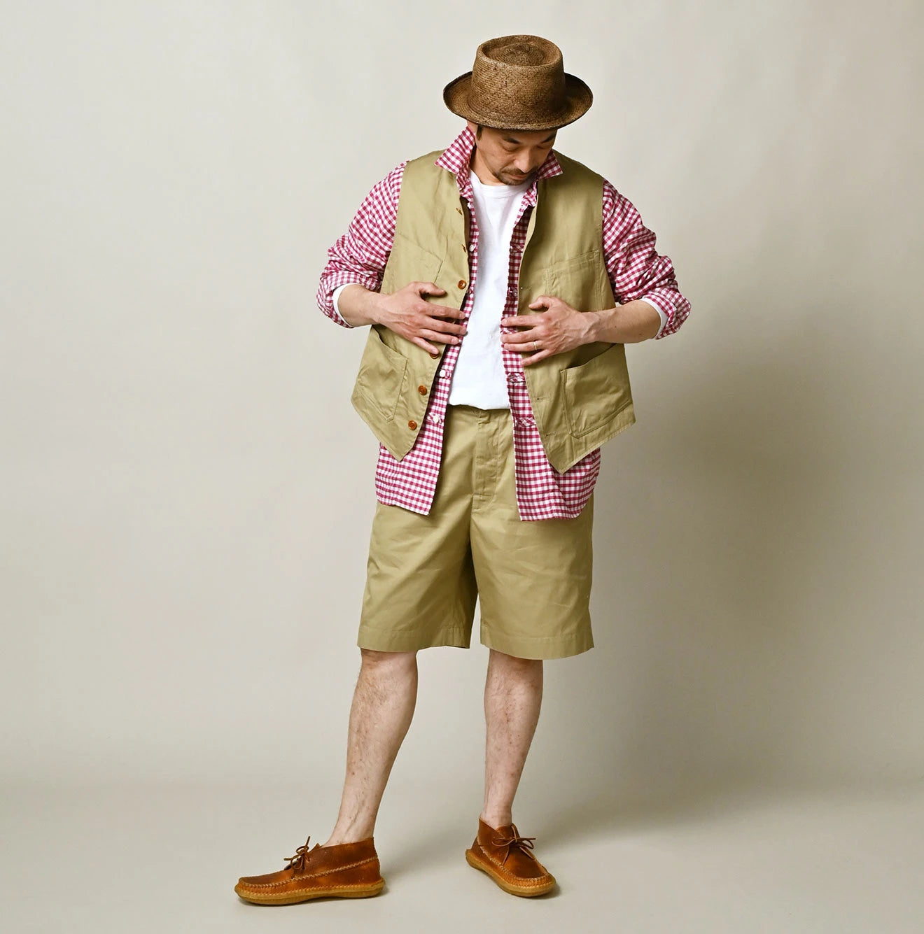 Thin Gabardine 908 Vest Male Model
