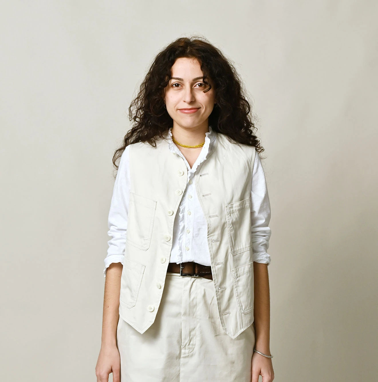 Thin Gabardine 908 Vest Female Model