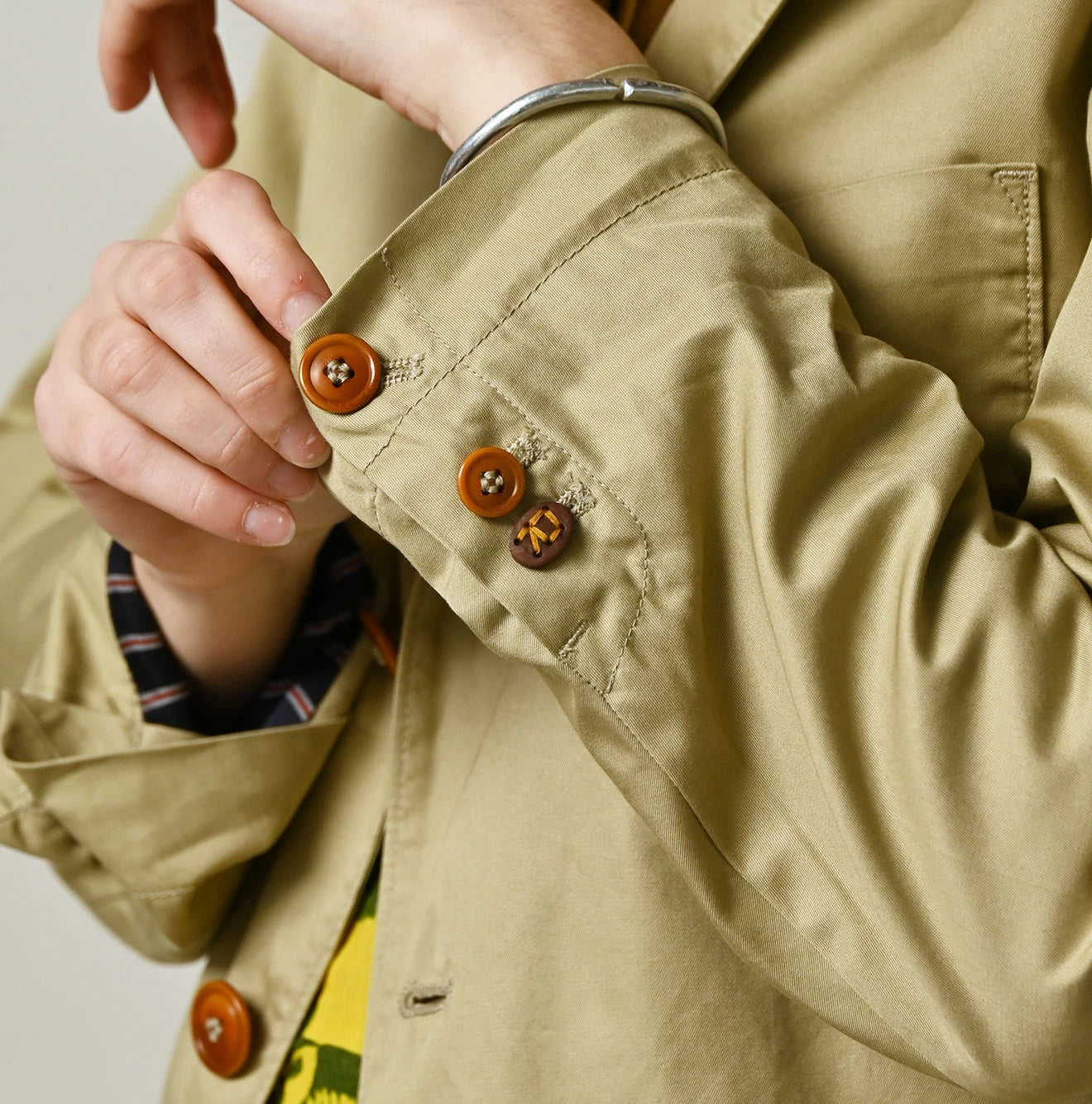 Thin Gabardine 908 Jacquarde Detail