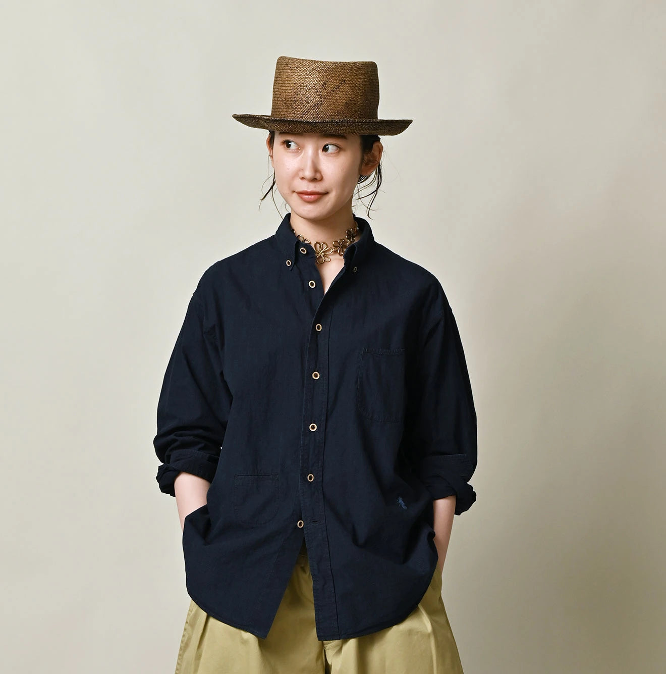 Indigo Batiste 908 Ocean Shirt Female Model