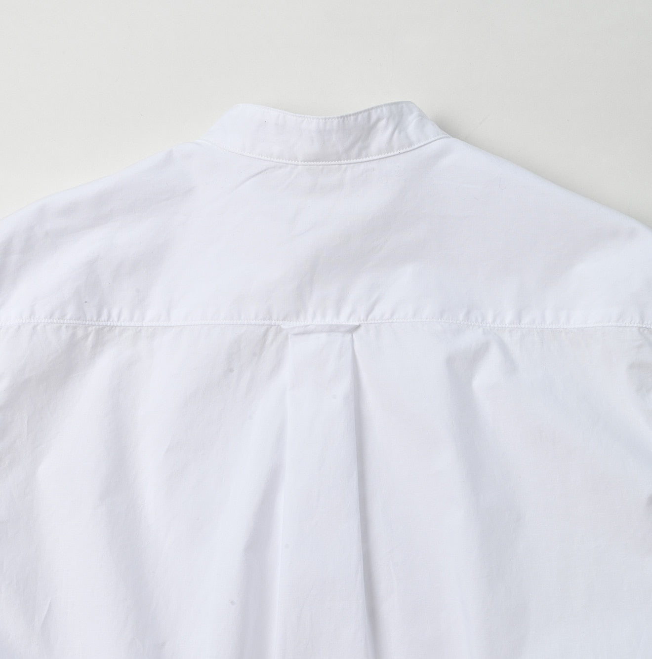 Batiste Pintuck 908 Stand Shirt Detail