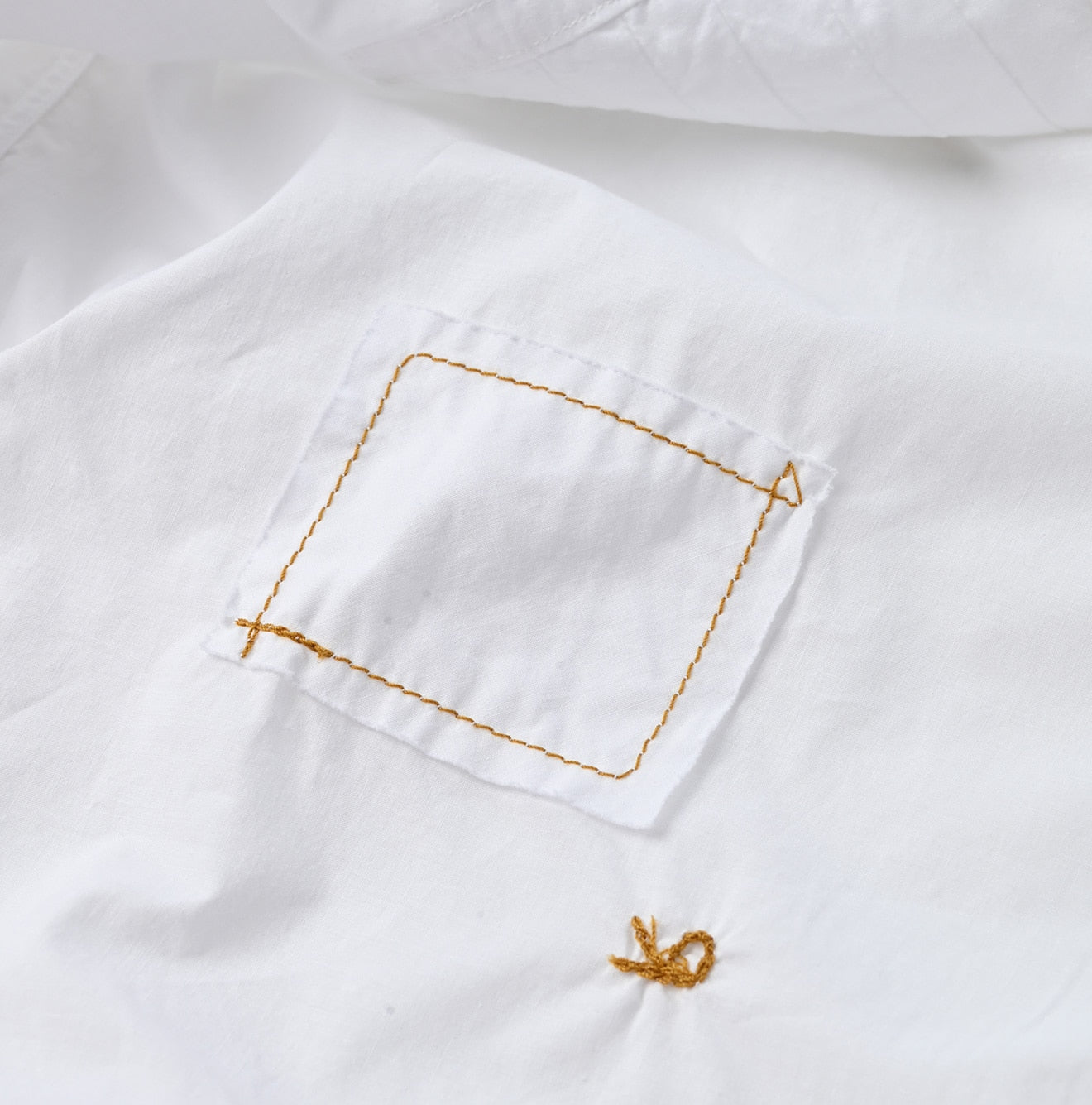 Batiste Pintuck 908 Stand Shirt Detail
