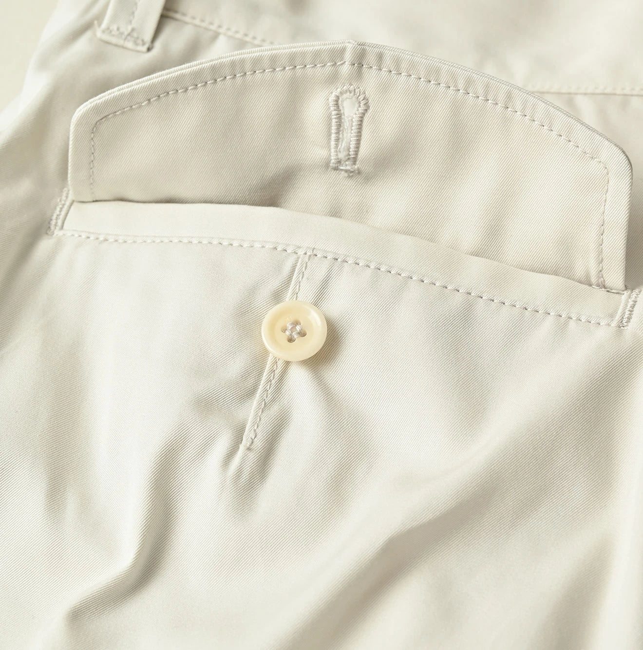 Thin Gabardine Charlotte Baggy Detail