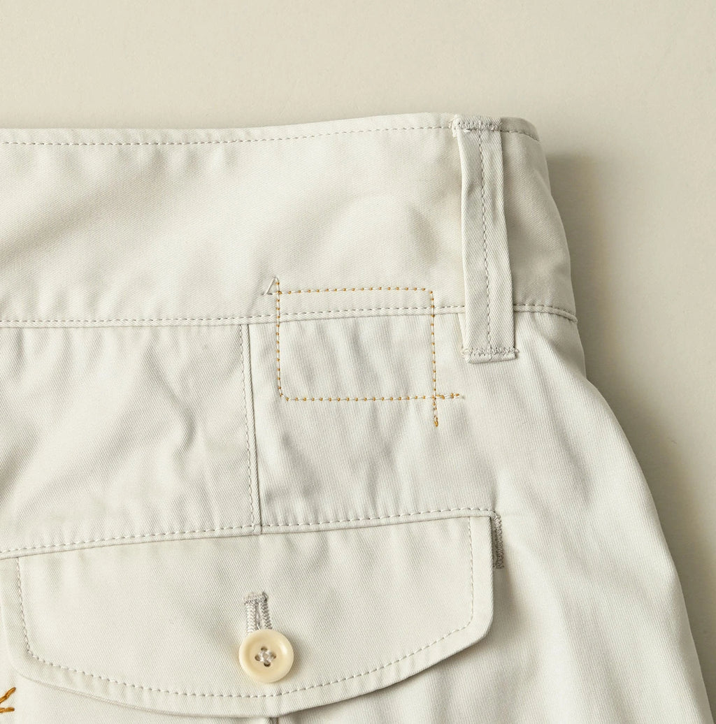 Thin Gabardine Charlotte Baggy Detail