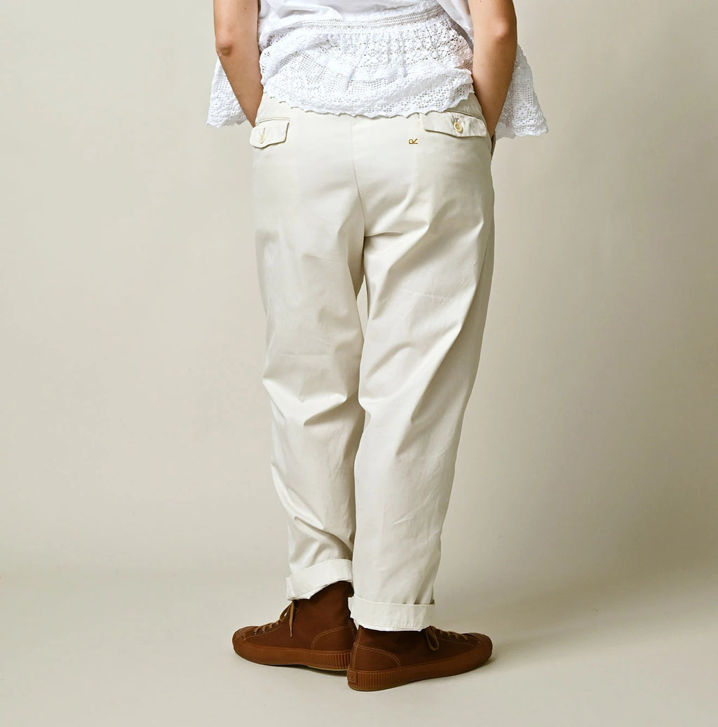 Thin Gabardine 908 Nîmes Pants Female Model
