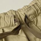 Thin Gabardine Easy Short Pants Detail