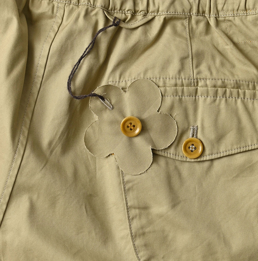 Thin Gabardine Easy Short Pants Detail
