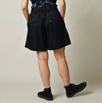 Thin Gabardine Easy Short Pants Female Model