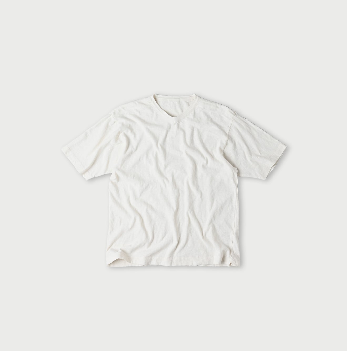 4545 Tenjiku 908 V-neck T-shirt Antique White