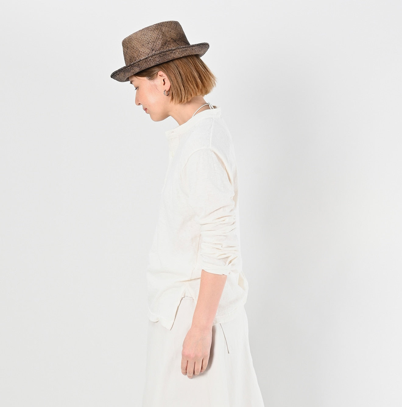 4545 Tenjiku 908 Henley Female Model