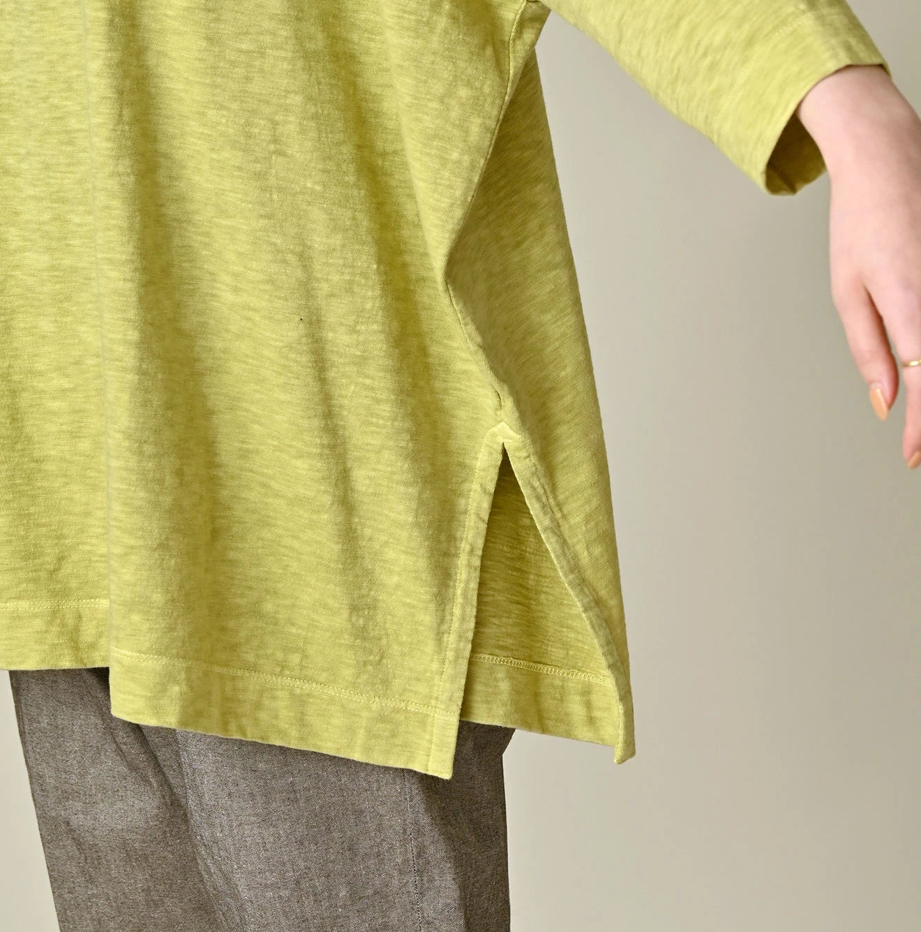 45 Plant Dyed Tenjiku Big Slit T-shirt Detail