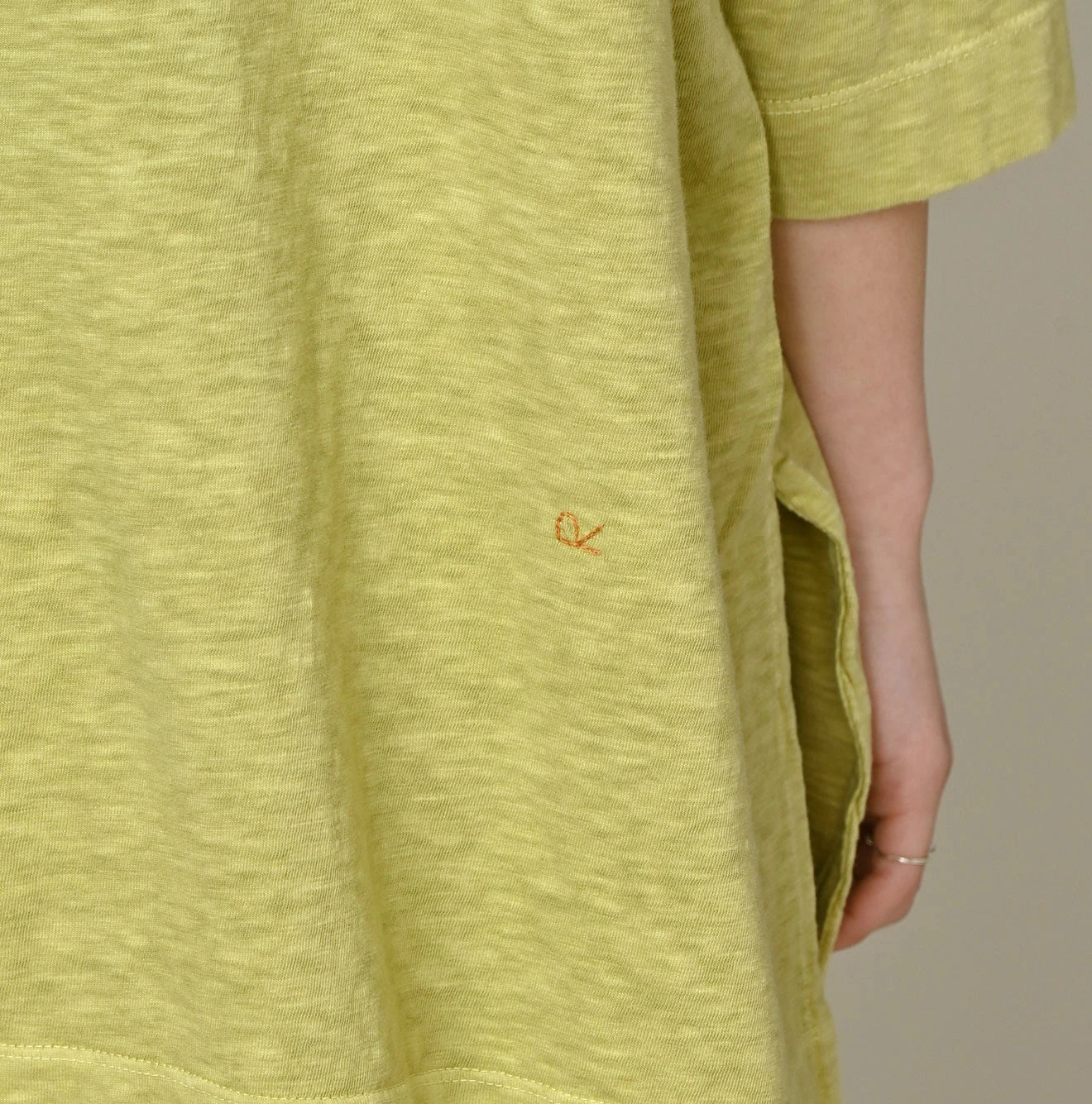 45 Plant Dyed Tenjiku Big Slit T-shirt Detail