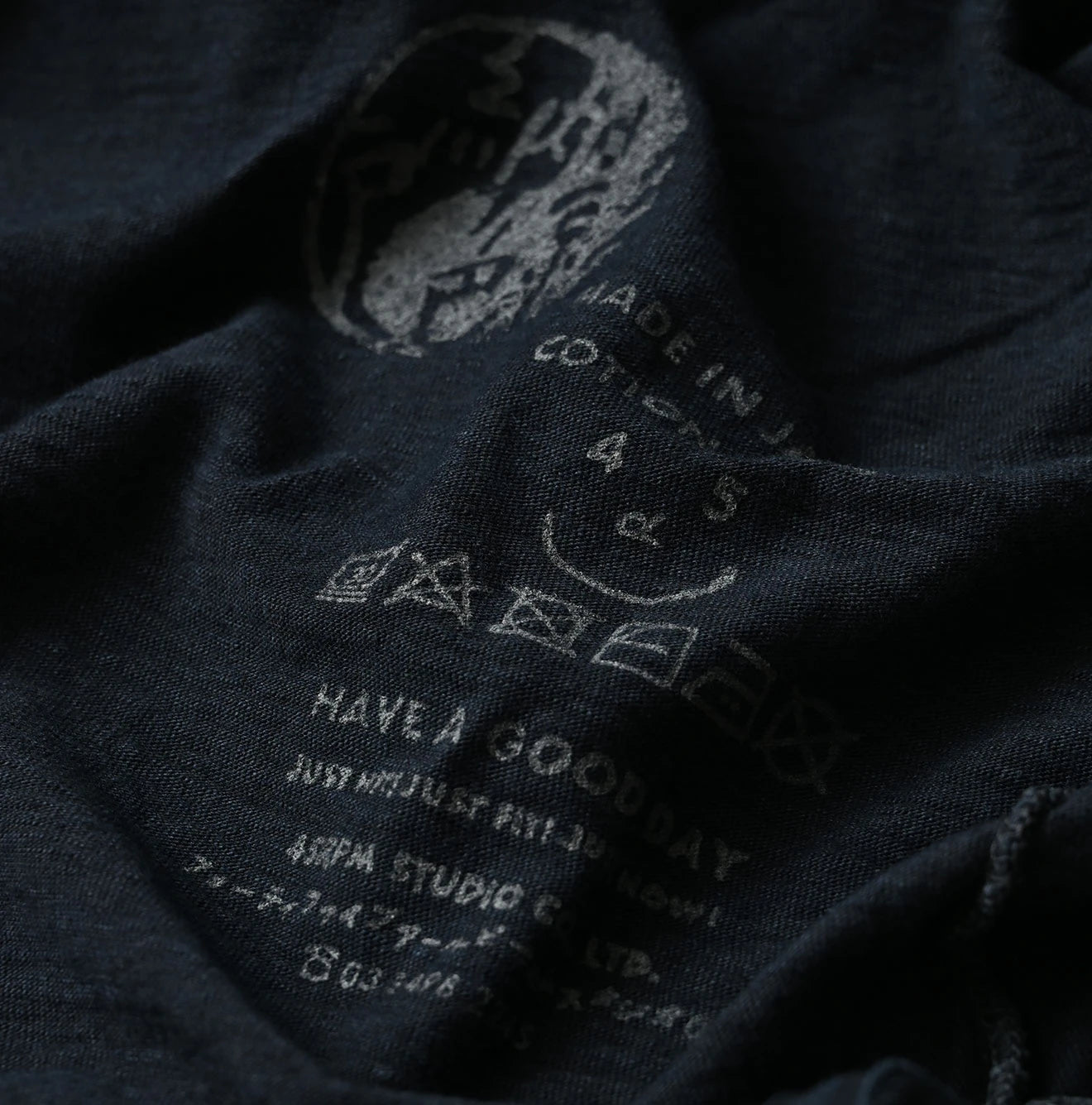 Indigo Tenjiku Big Slit T-shirt Detail