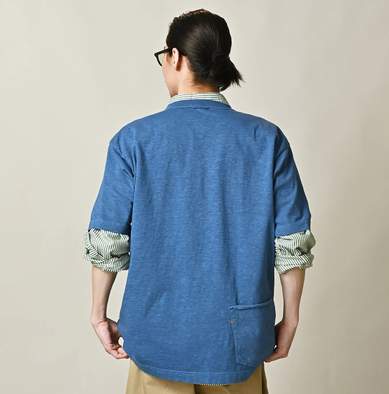 Plant Dyed Tenjiku 908 Ocean T-shirt Male Model