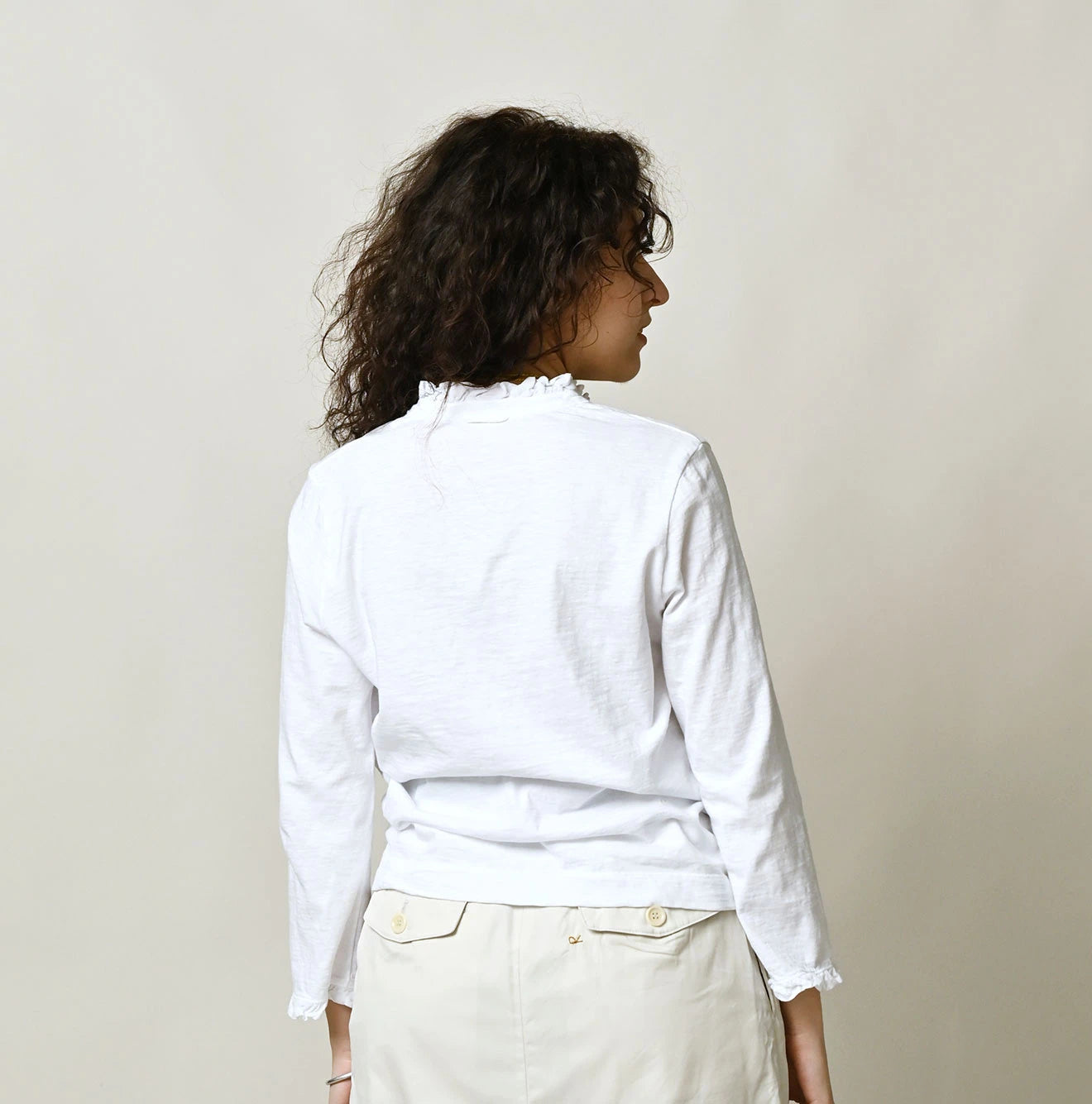 Tenjiku Frill Square Cardigan Female Model