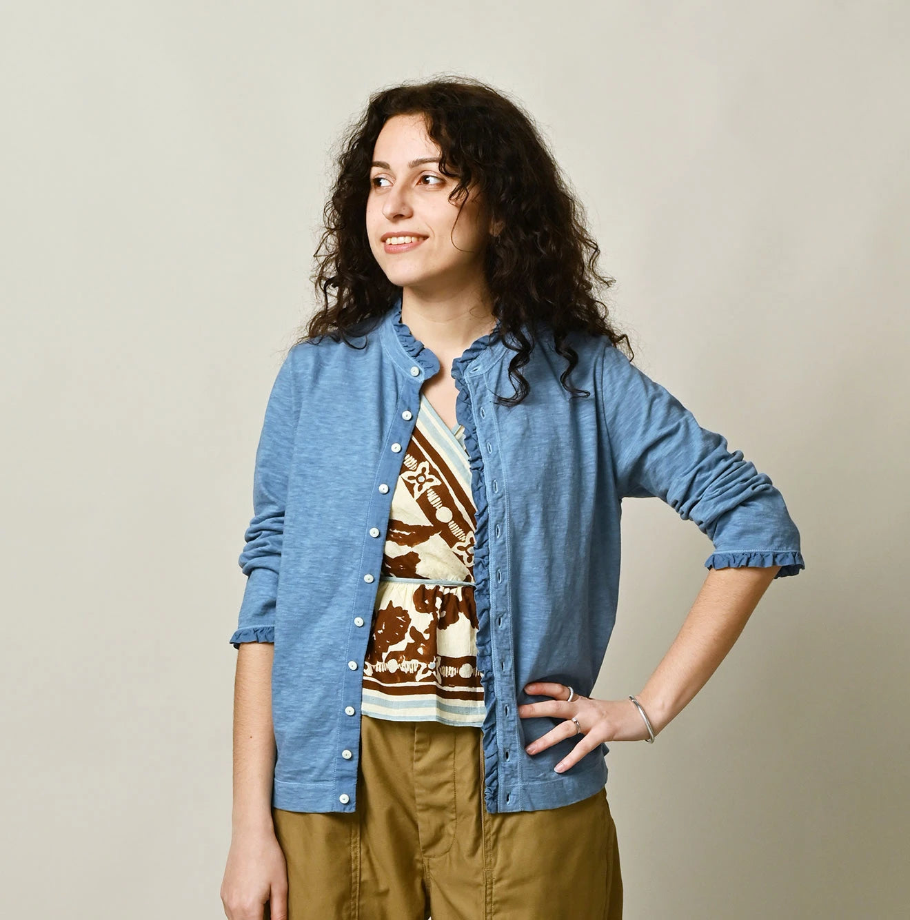 45 Plant Dyed Tenjiku Frill Square Cardigan Female Model