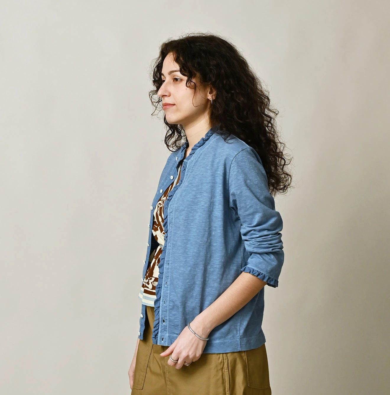 45 Plant Dyed Tenjiku Frill Square Cardigan Female Model