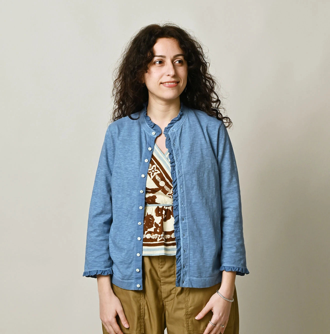 45 Plant Dyed Tenjiku Frill Square Cardigan Female Model