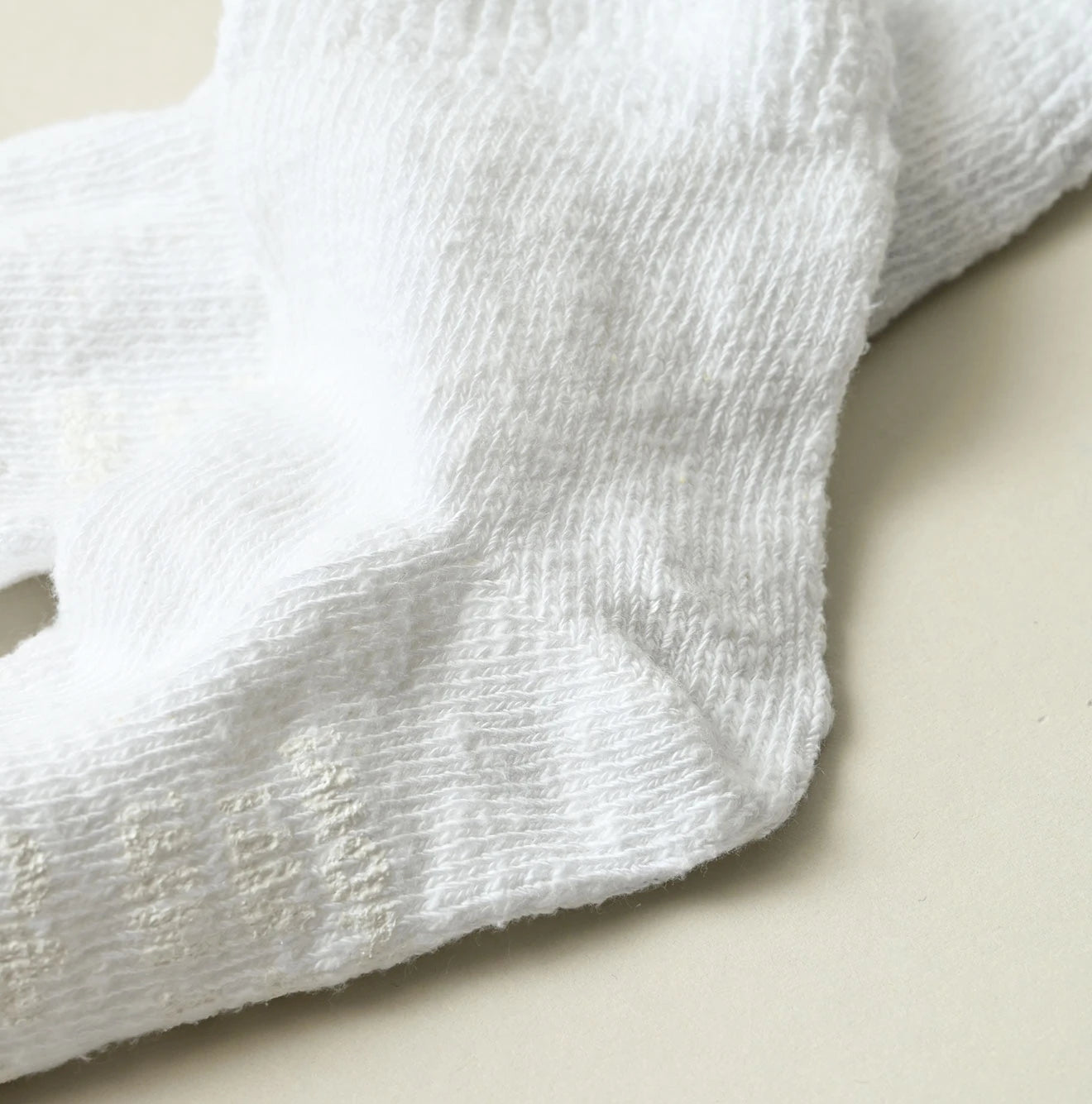 Dozume Tenjiku Socks White Detail