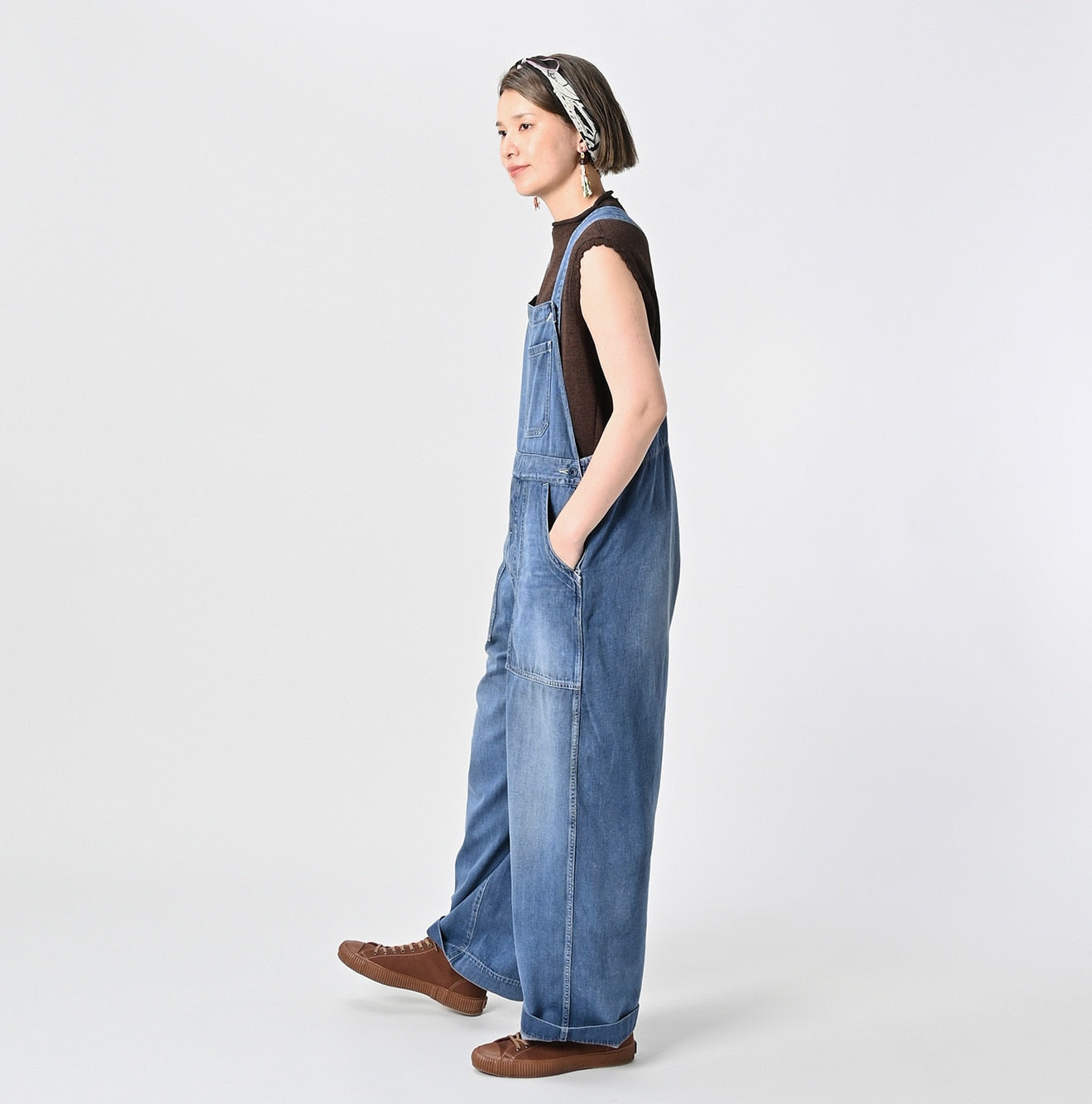 Mon-petit Denim 908 Over All Tan Female Model