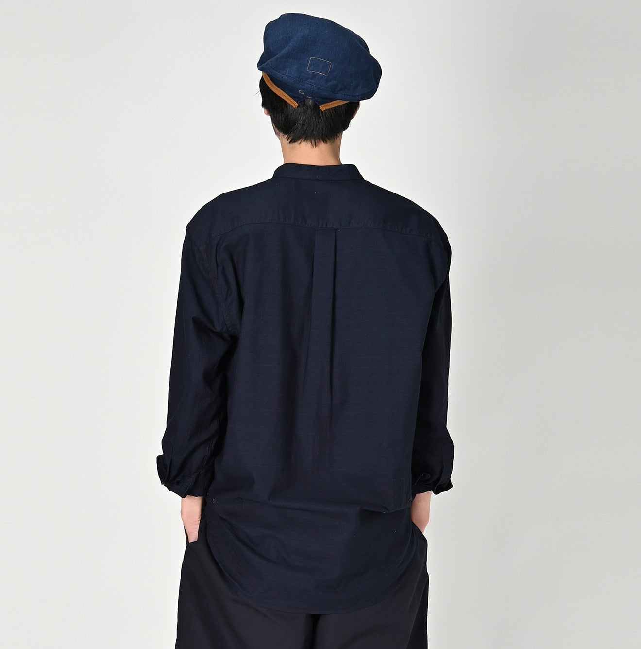 Indigo 504 OX 908 Loafer Stand Shirt Male Model