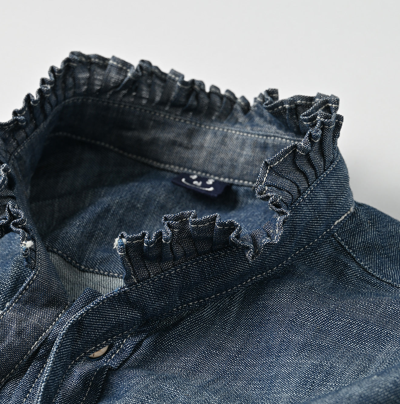 Ruri Dungaree Denim Bowtie Coupé Shirt Nou Detail
