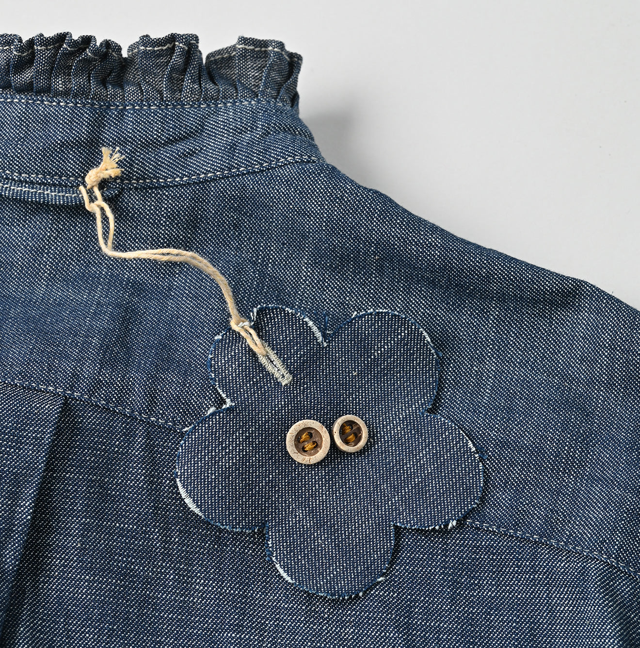 Ruri Dungaree Denim Bowtie Coupé Shirt Nou Detail