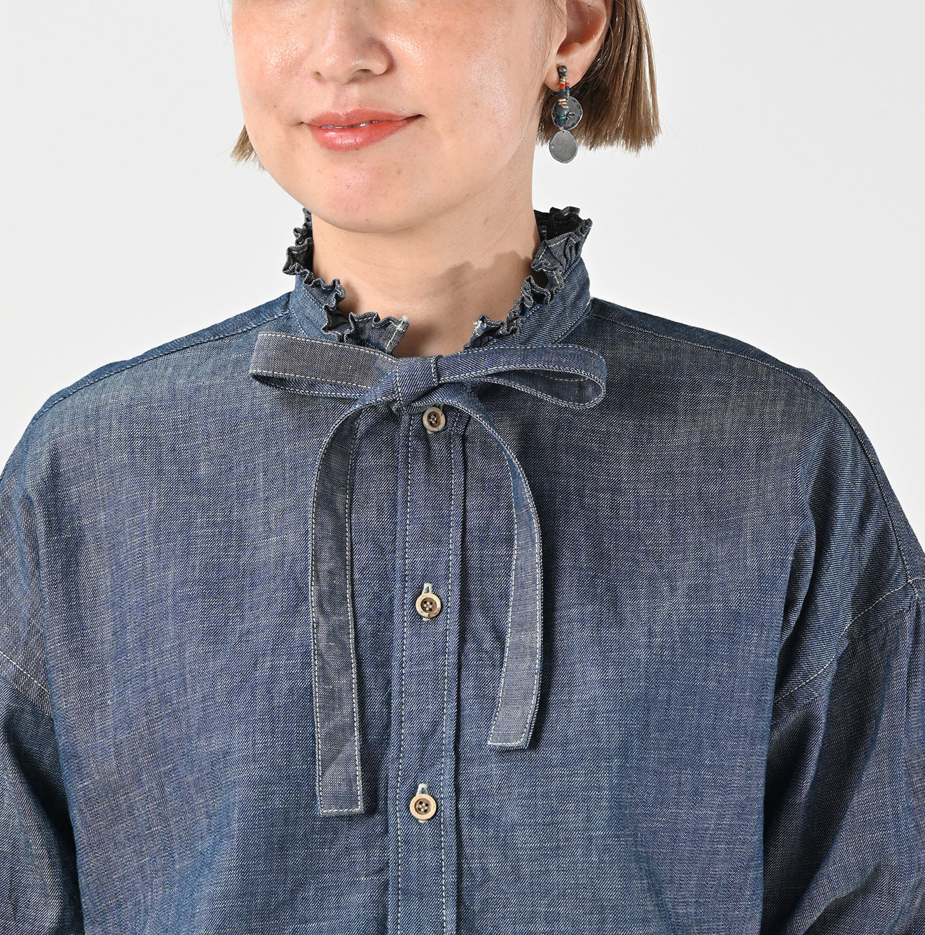 Ruri Dungaree Denim Bowtie Coupé Shirt Nou Detail