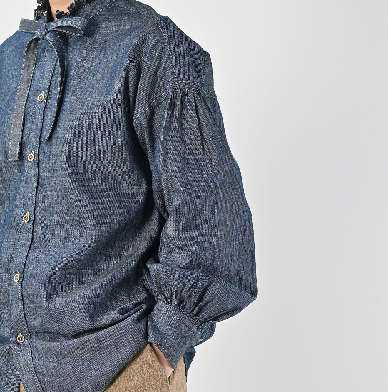 Ruri Dungaree Denim Bowtie Coupé Shirt Nou Detail