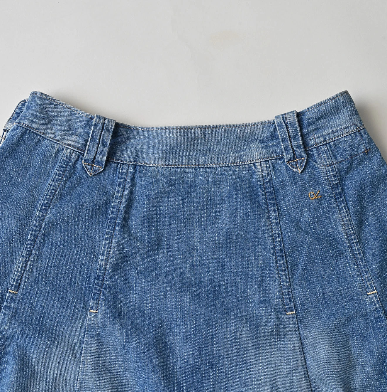 Mugi Denim Soufflé Skirt Distressed