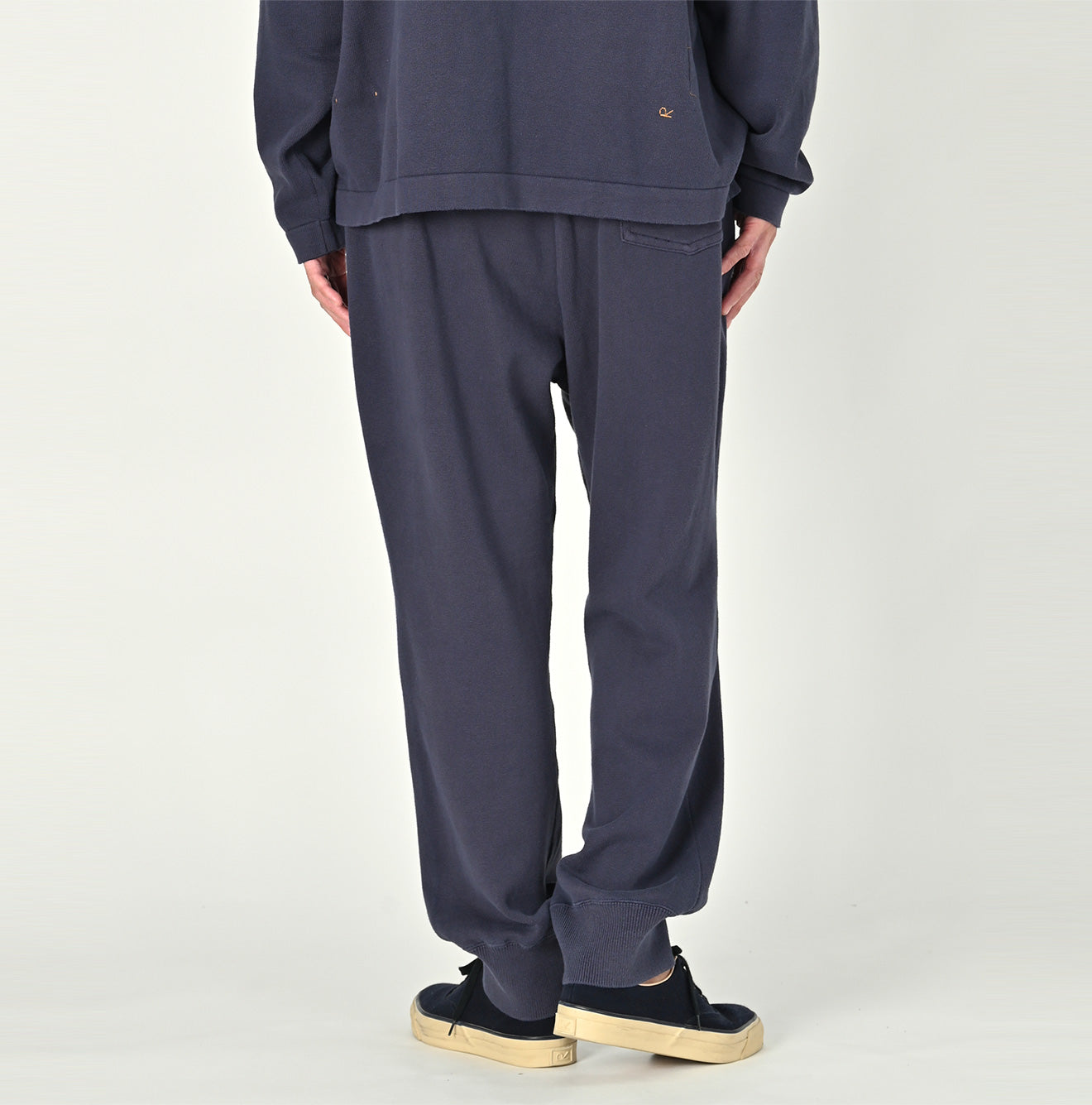 Tenjiku Knitsew 908 Pants Male Model