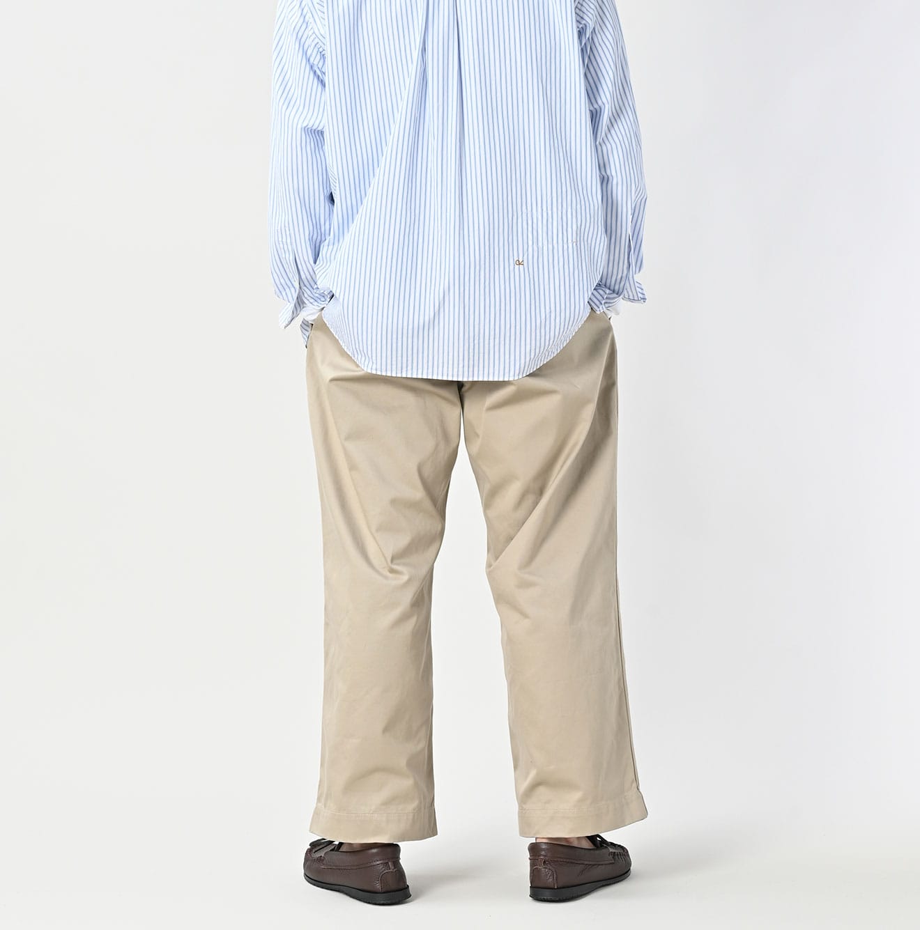 Double Thread Charlotte Baggy Male Model