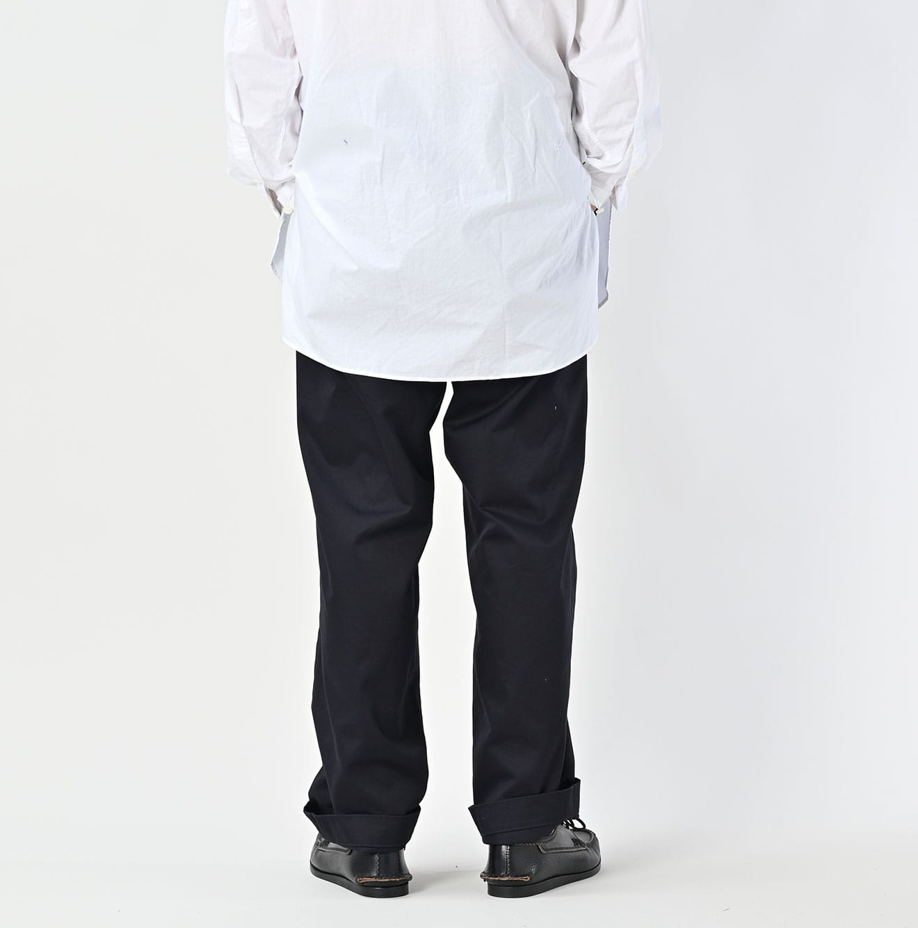 Double Thread 908 Chi-rgo Pants Male Model