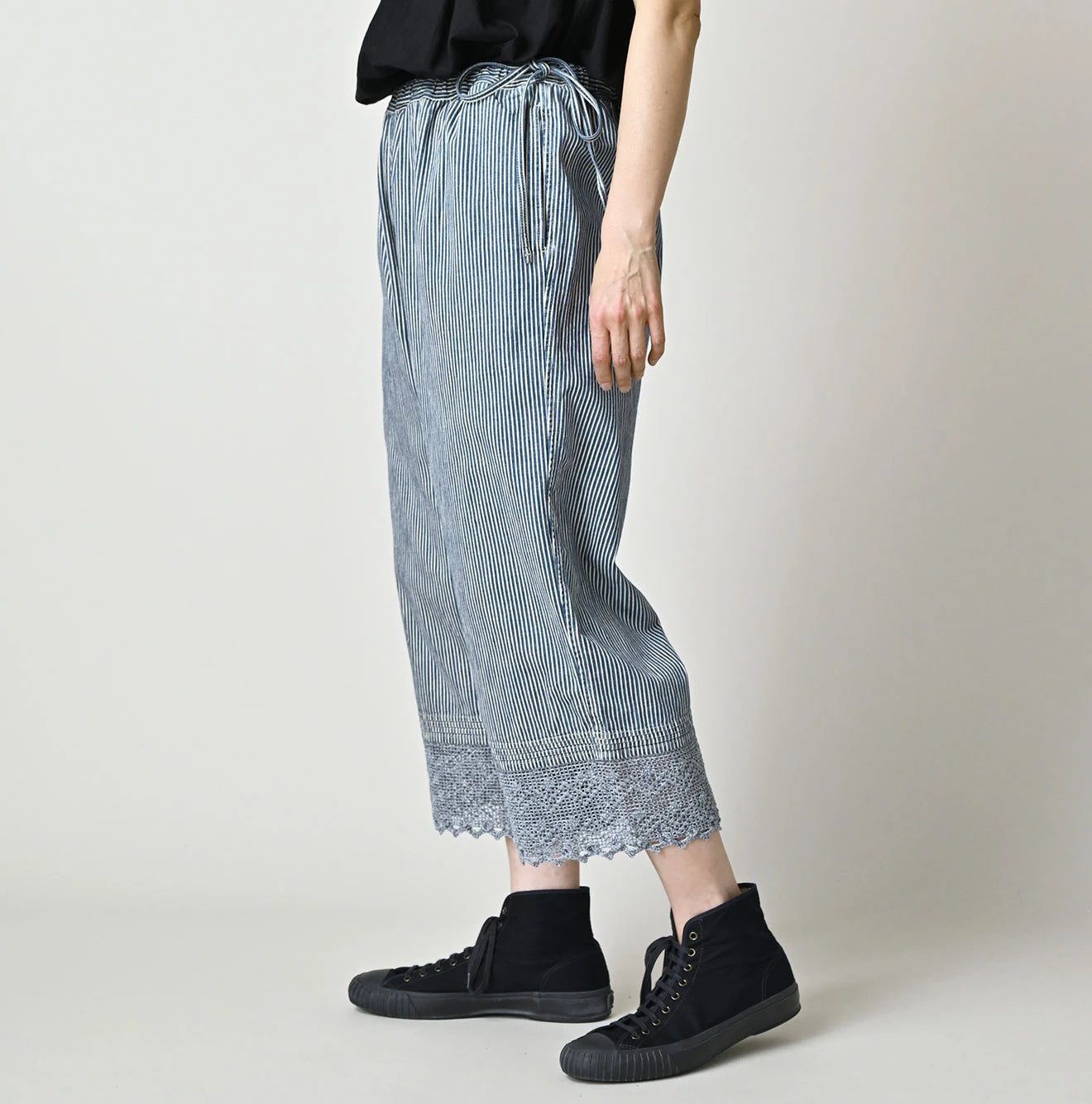 Komugi Denim Lace x Petit Pants Distressed