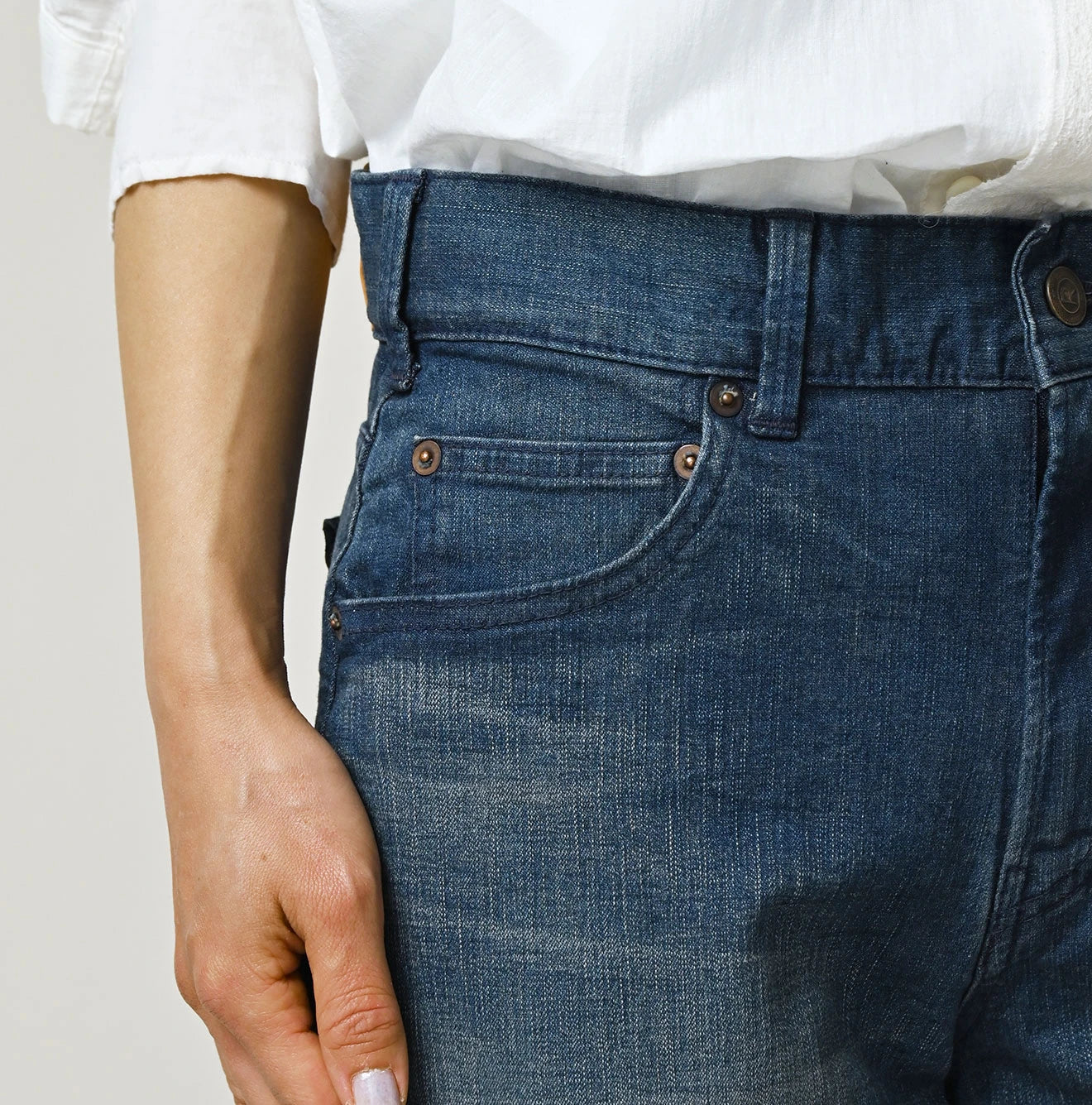 Light Mon-Brown Stretch Denim Sabrina 5 Distressed
