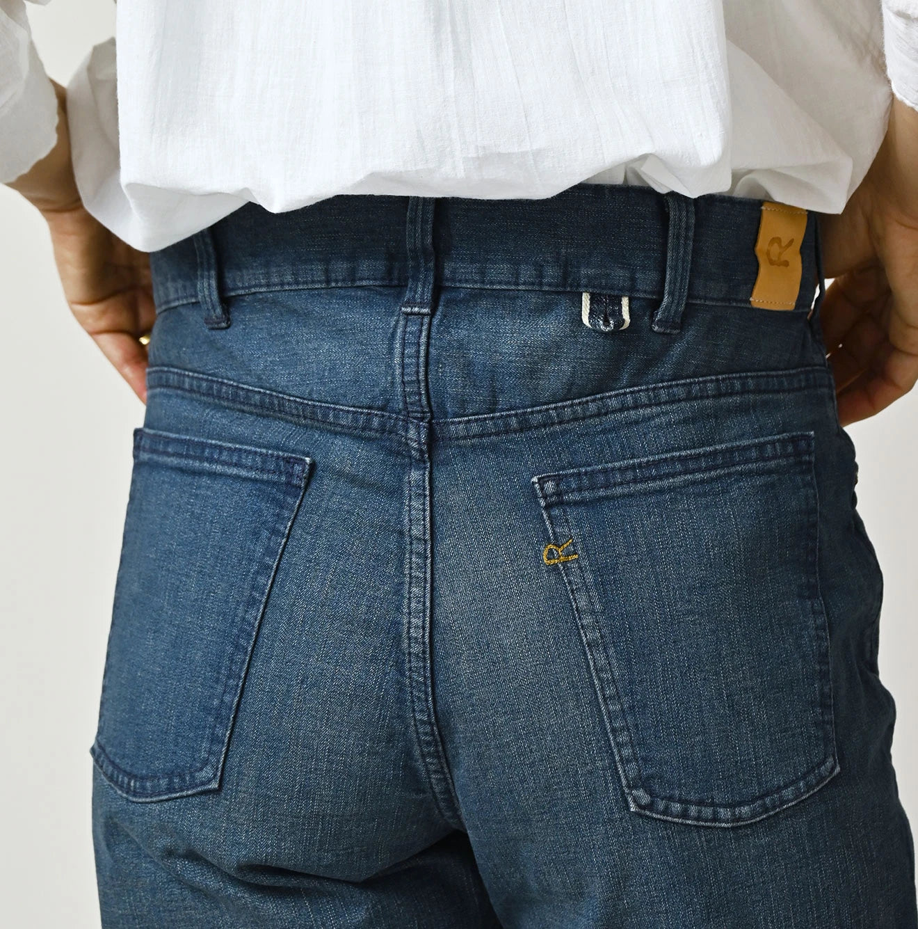 Light Mon-Brown Stretch Denim Sabrina 5 Distressed