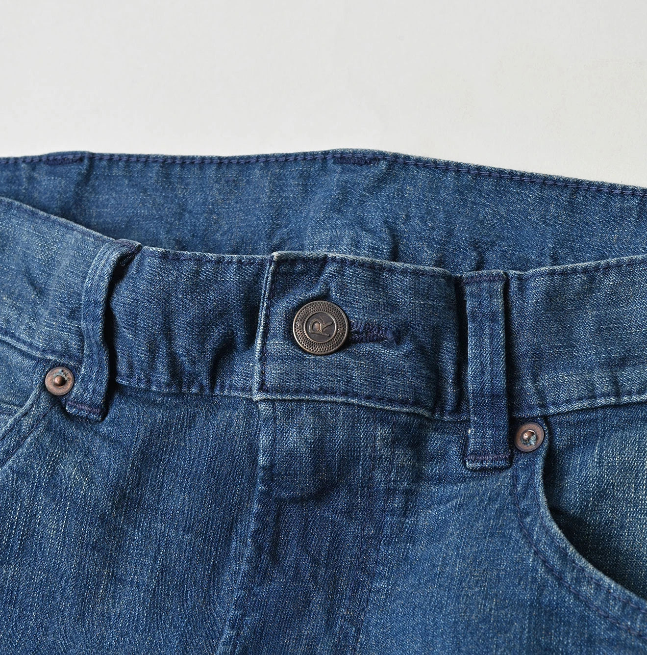 Light Mon-Brown Stretch Denim Sabrina 5 Distressed