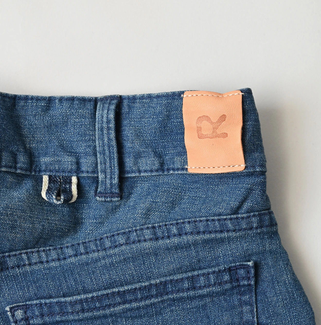 Light Mon-Brown Stretch Denim Sabrina 5 Distressed
