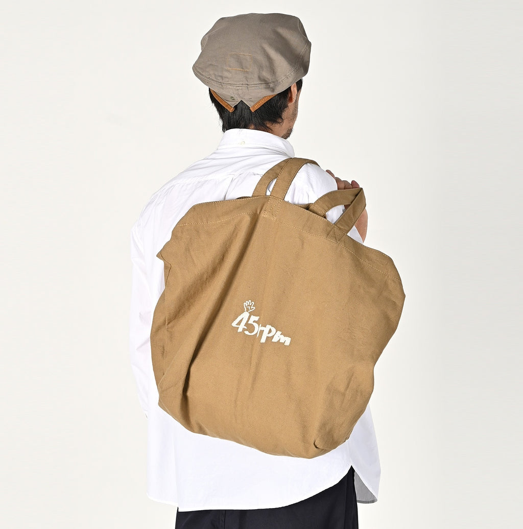 Indian 45 Star Tote Large Male Model