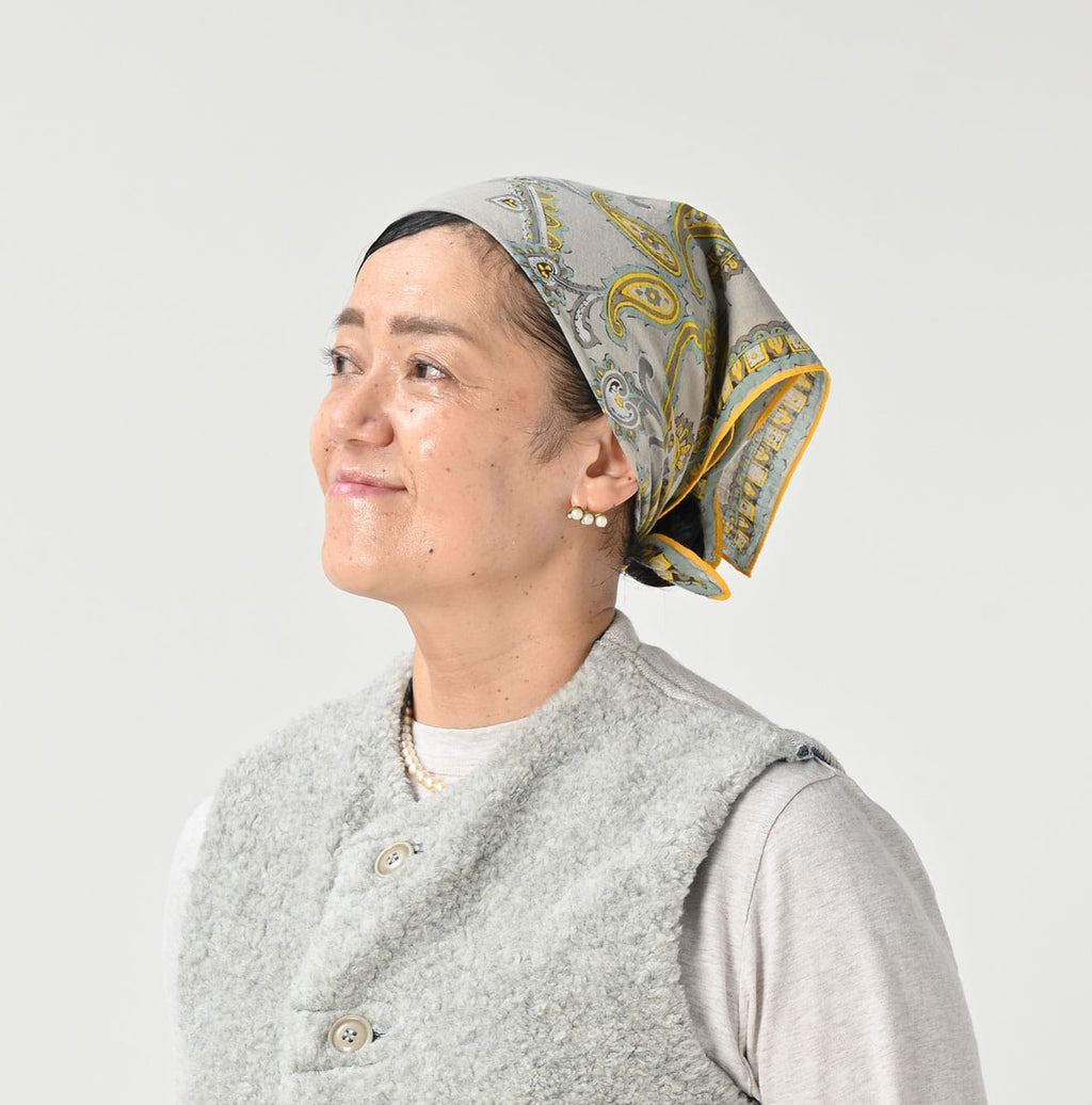 Gauze Paisley Sarasa Bandana Female Model
