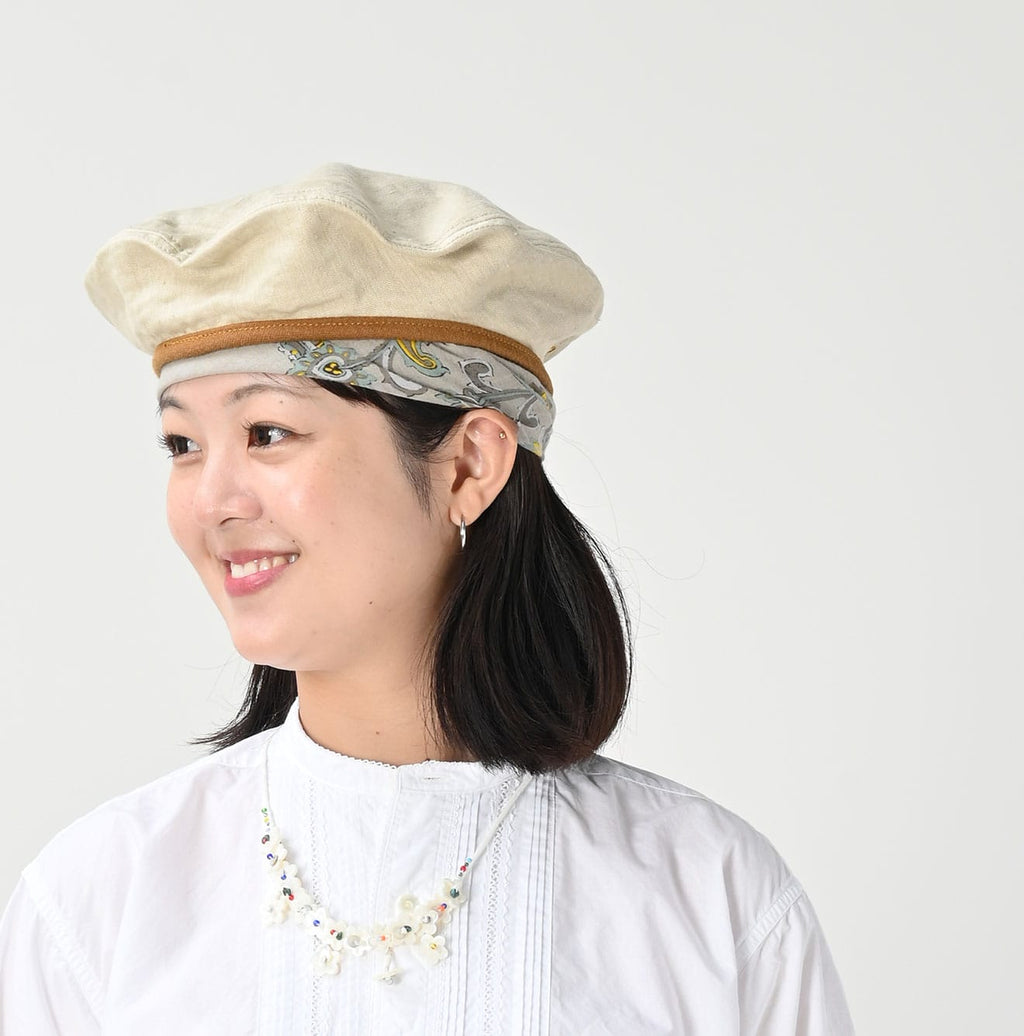 Gauze Paisley Sarasa Bandana Female Model