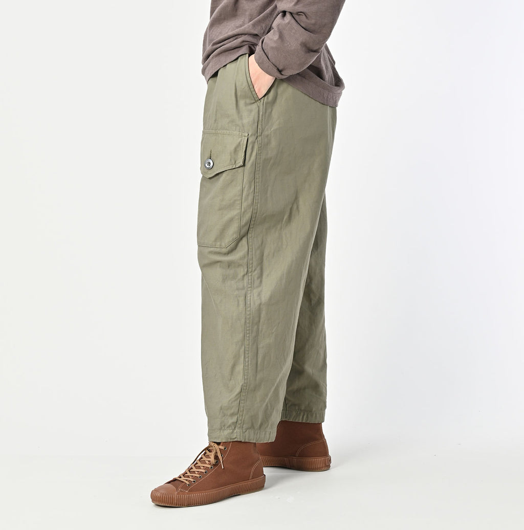 Back Satin 908 Tent Pants Female Model