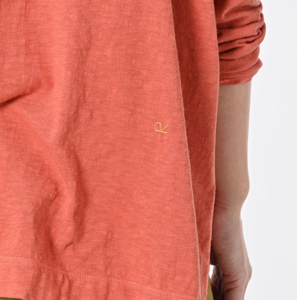 Plant Dyed Yock Neck Big Slit T-shirt Detail