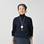 Indigo Whole Super Gauze 908 Turtle Neck Female Model